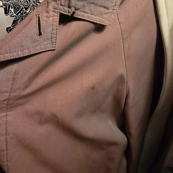 Burberry Trench Coat Large - Picture 13 of 14